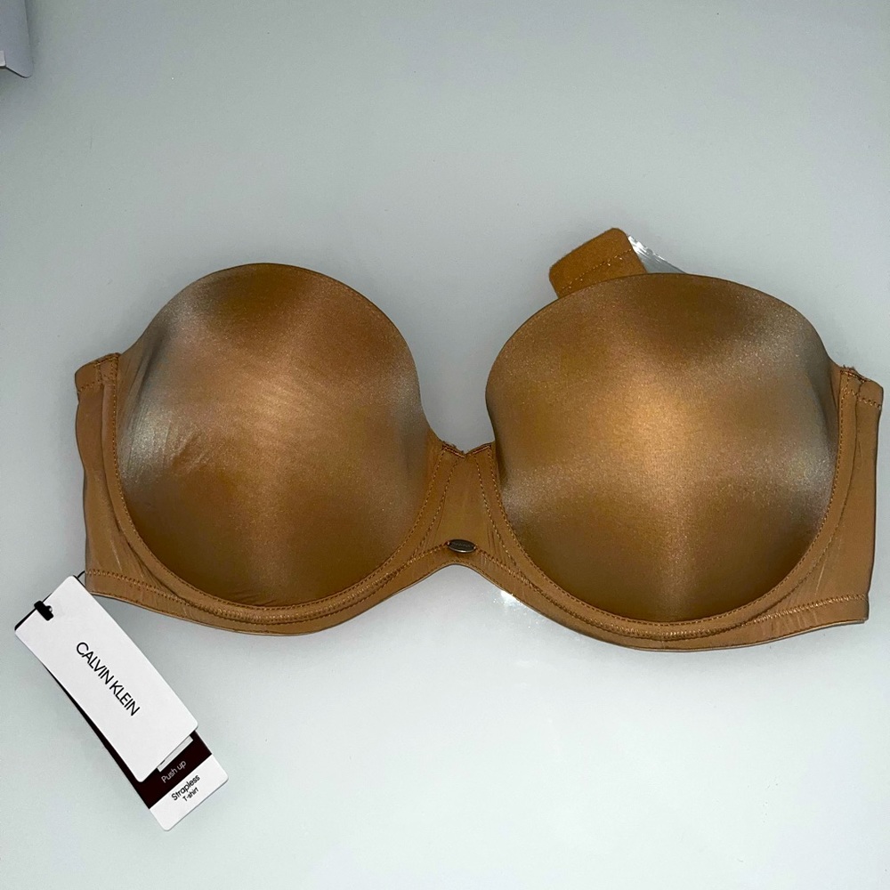 NEW CK Strapless bra